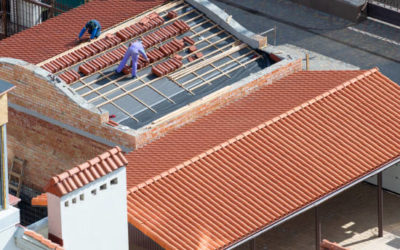 Comment déterminer si un remplacement partiel ou complet de toiture est nécessaire en Guyane ?
