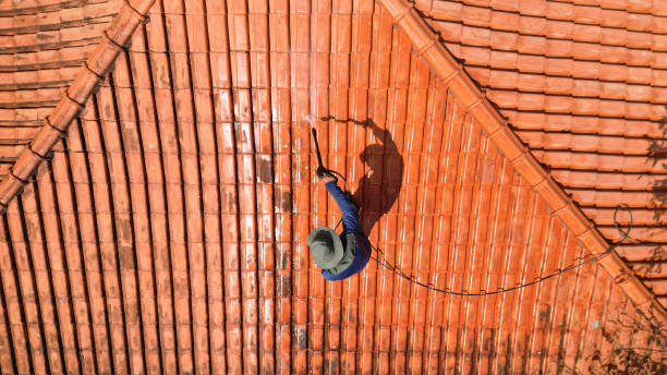 Quelles autorisations faut-il obtenir avant de faire intervenir un couvreur à Guyane pour modifier une toiture ?